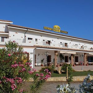 La Perla Hotel